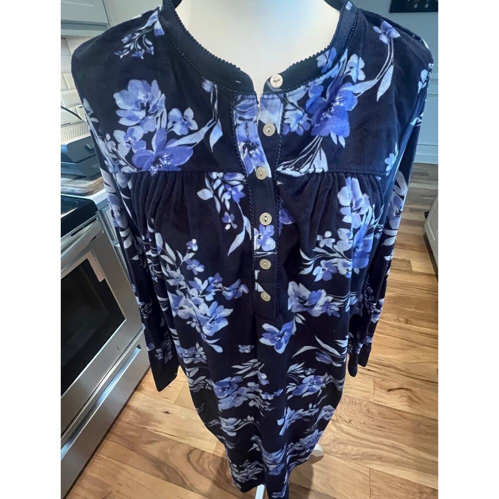 ARIA WARM FUZZY BLUE ROSE FLORAL 3/4 BUTTON NECK NIGHTGOWN WOMENS MEDIUM - Picture 3 of 10